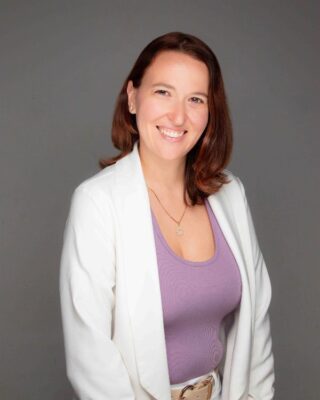 Lucia Williams